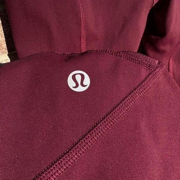 Lululemon High Waisted Burgundy Capri Leggings Women's 4 Athleisure activewear - Picture 2 of 16